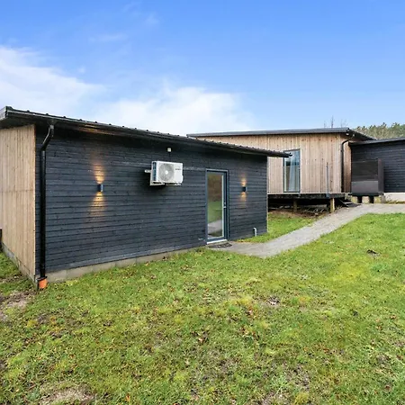 Gorgeous In With Kitchen Holiday home